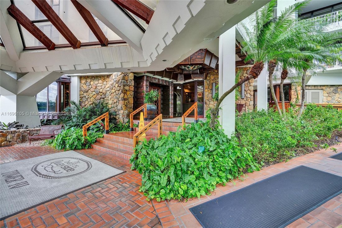 Condo in Miami, Florida, United States 4 - 16366892