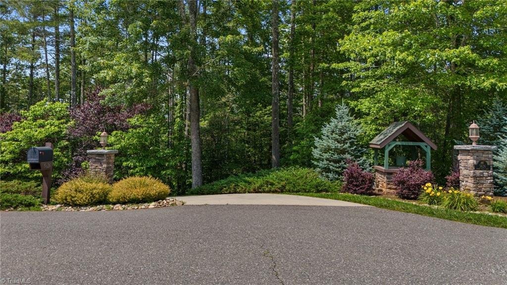House in Lenoir, North Carolina, United States 5 - 16371021