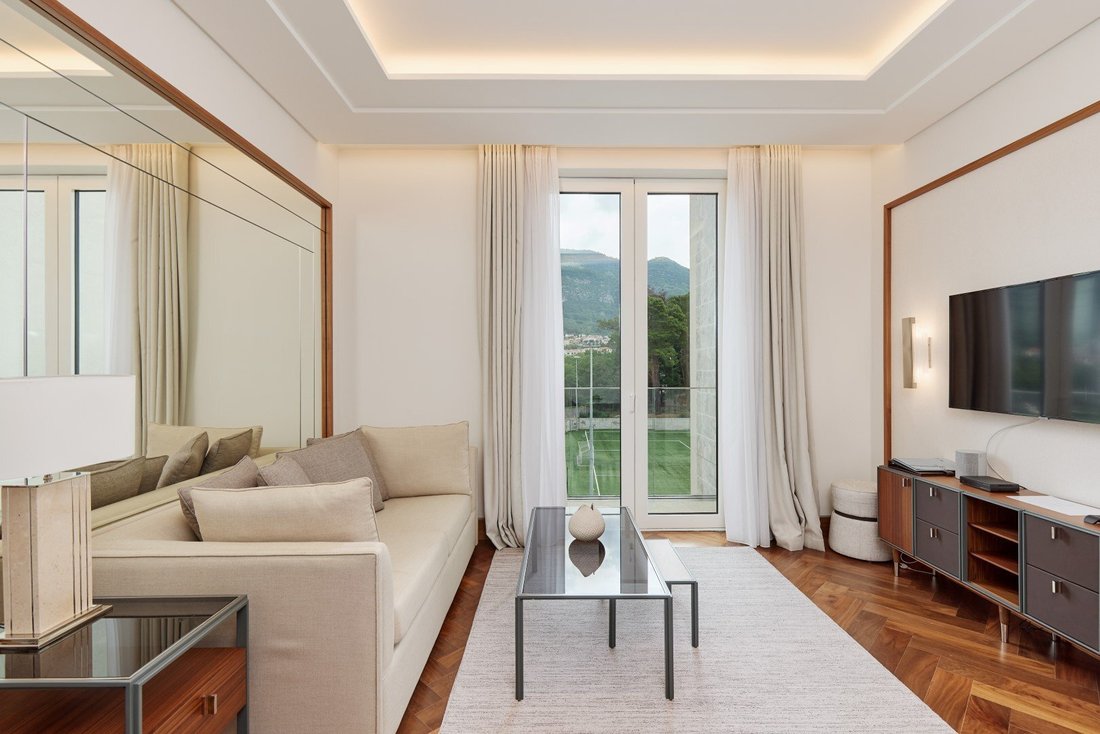 Apartment in Tivat, Tivat Municipality, Montenegro 1 - 16369754