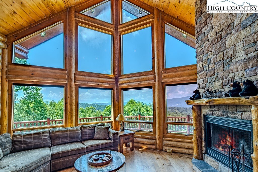 House in Elk Park, North Carolina, United States 1 - 16371329