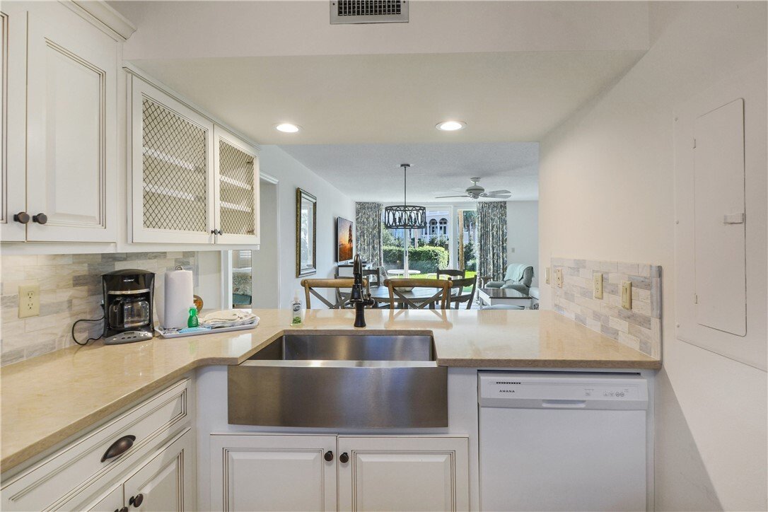 Condo in St. Simons, Georgia, United States 3 - 16370500