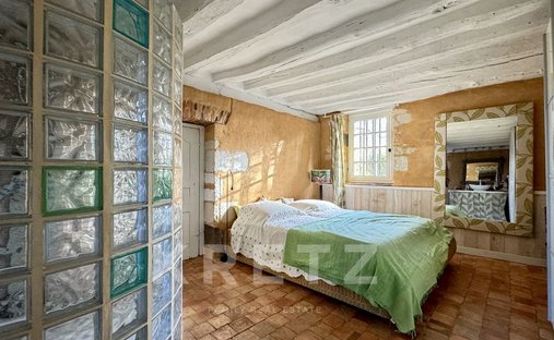 Castle for Sale in Sancerre, Centre-Val de Loire, France