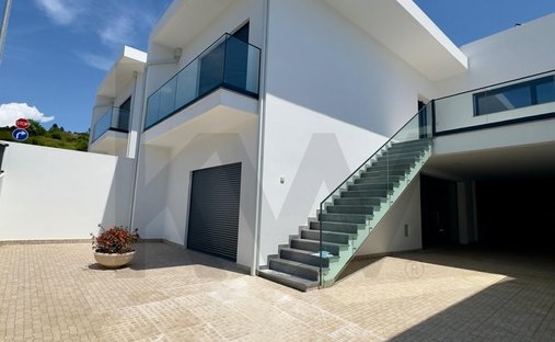 Townhouse in Santa Maria, Sao Pedro e Matacaes, Lisbon, Portugal 1