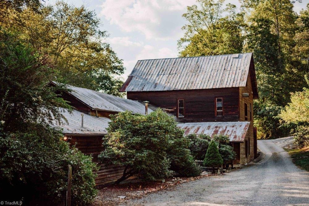 House in Elkin, North Carolina, United States 3 - 16371103