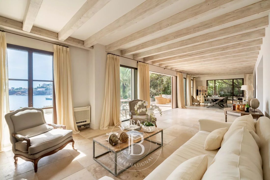 Villa in Le Dramont-Agay-Anthéor-Le Trayas, Saint-Raphaël, France 3 - 16372354