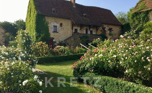 Castle for Sale in Sancerre, Centre-Val de Loire, France
