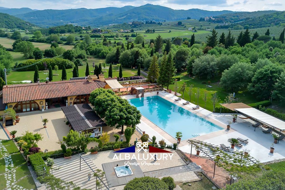 Villa in Rignano sull'Arno, Tuscany, Italy 2 - 16197685