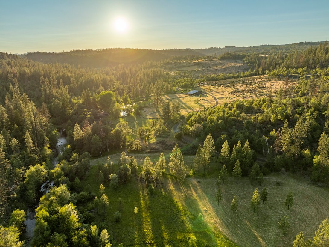 House in Eagle Point, Oregon, United States 1 - 16367575