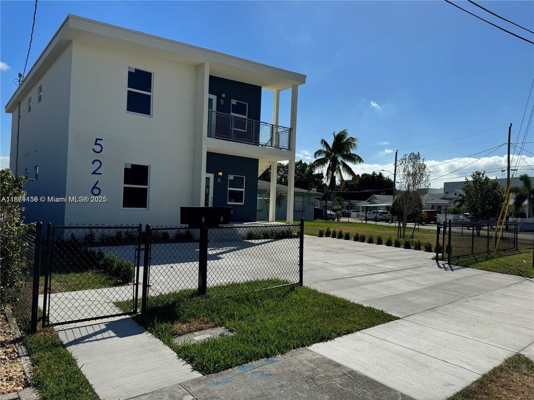 House in Hallandale Beach, Florida, United States 1 - 16367888