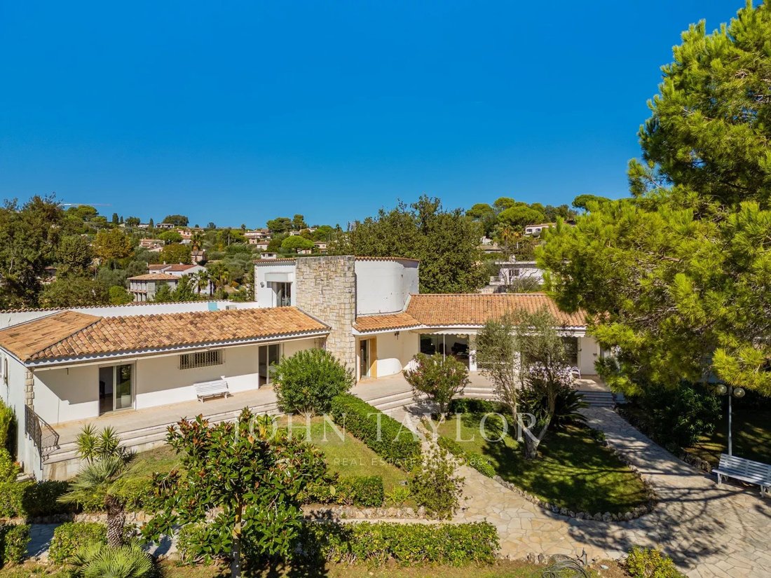 Villa in Mougins, Provence-Alpes-Côte d'Azur, France 1 - 16368551