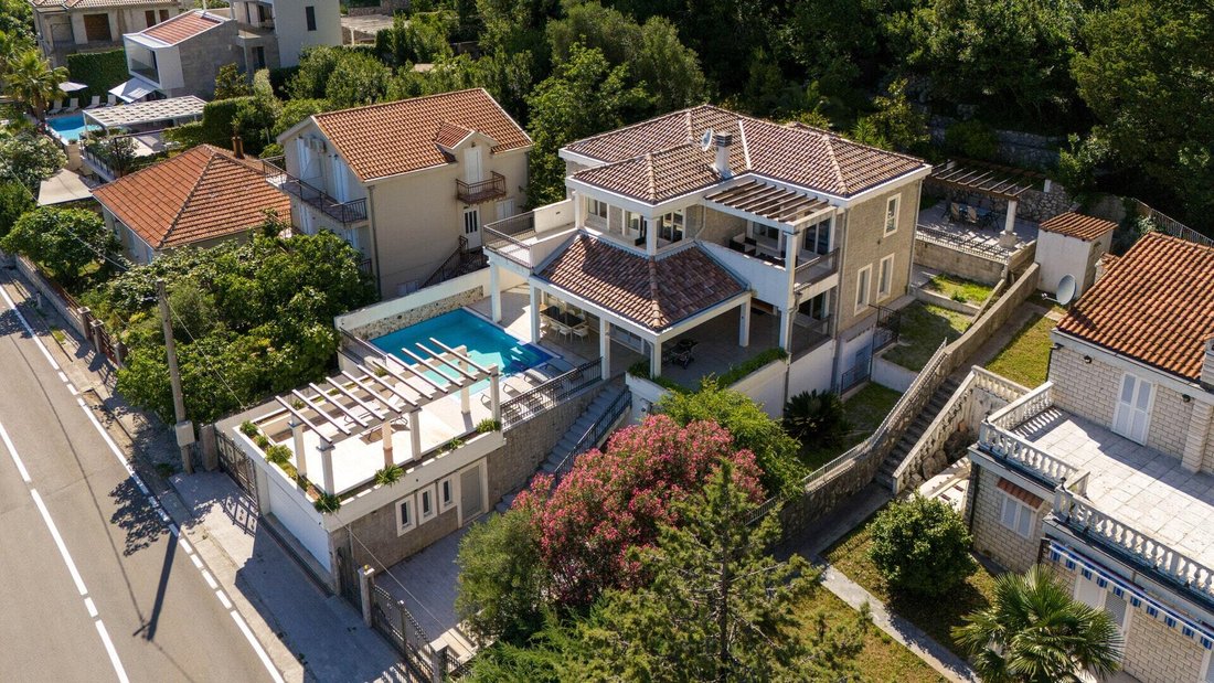 Villa in Strp, Kotor Municipality, Montenegro 3 - 16369786