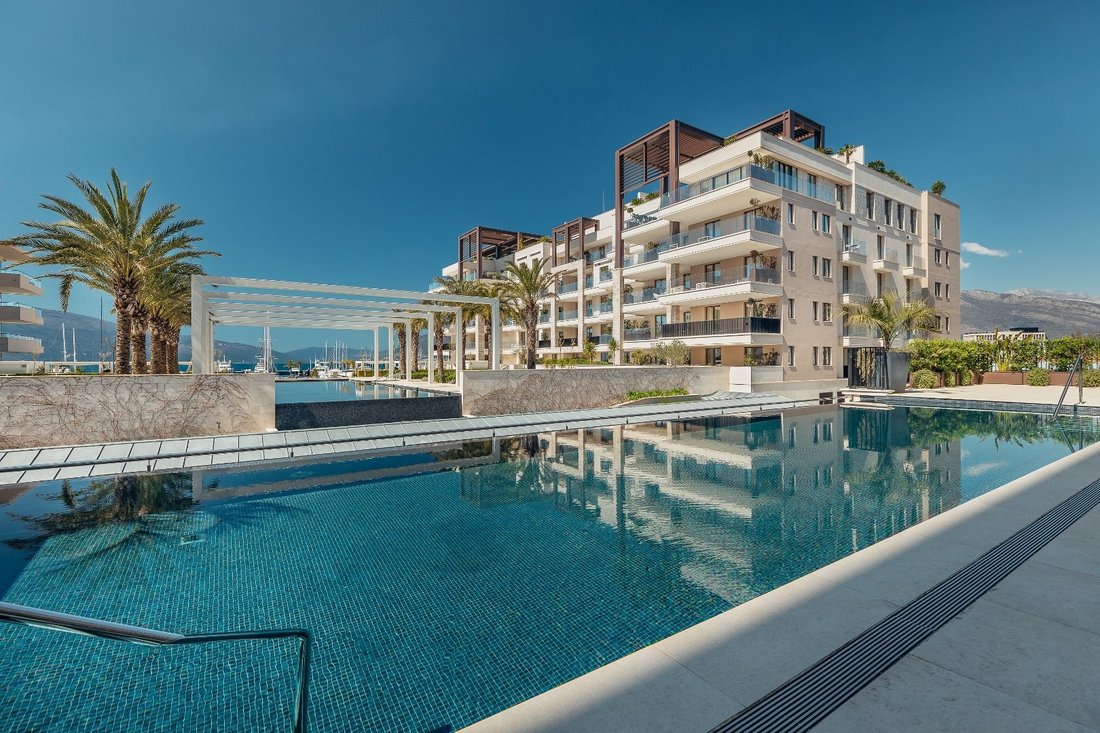 Apartment in Tivat, Tivat Municipality, Montenegro 2 - 16369754