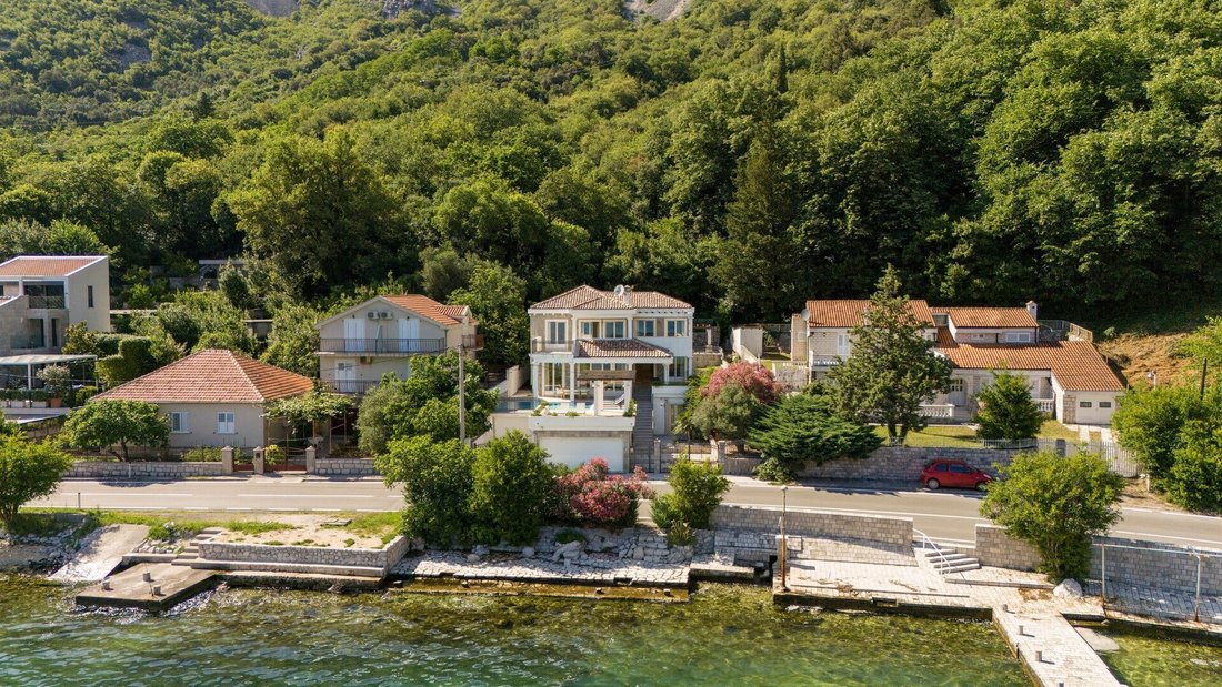 Villa in Strp, Kotor Municipality, Montenegro 2 - 16369786