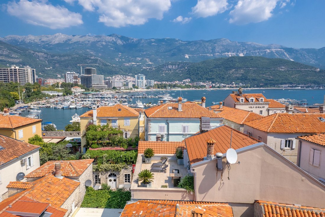 Apartment in Budva, Budva Municipality, Montenegro 2 - 16369688