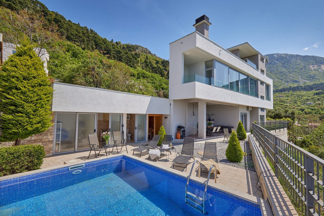 Villa in Kavač, Kotor Municipality, Montenegro 1 - 16369723