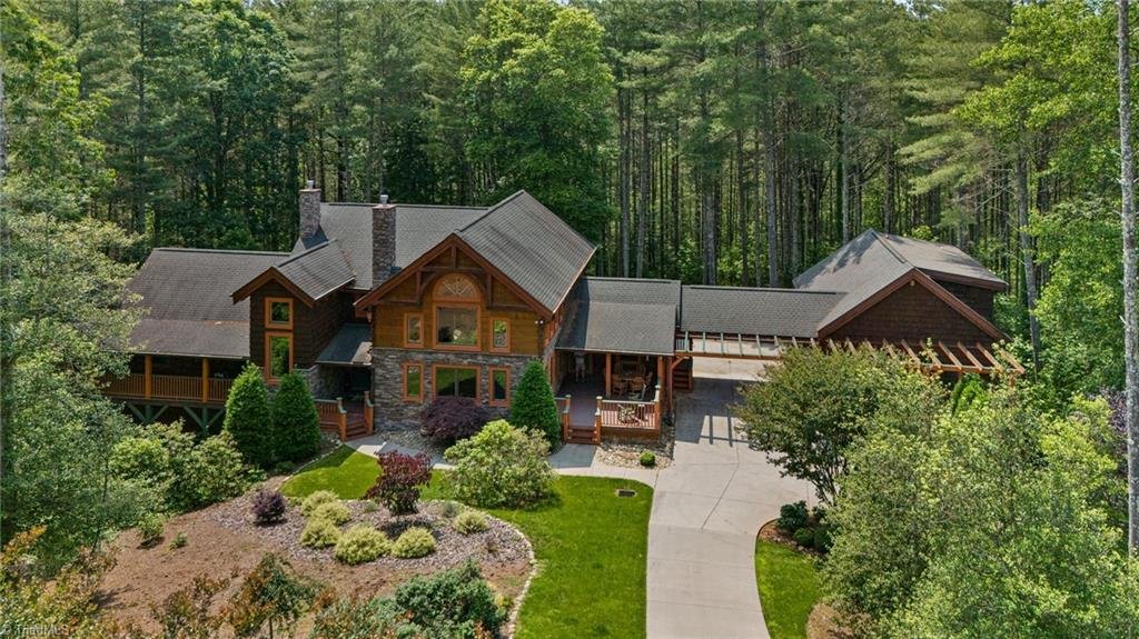 House in Lenoir, North Carolina, United States 1 - 16371021