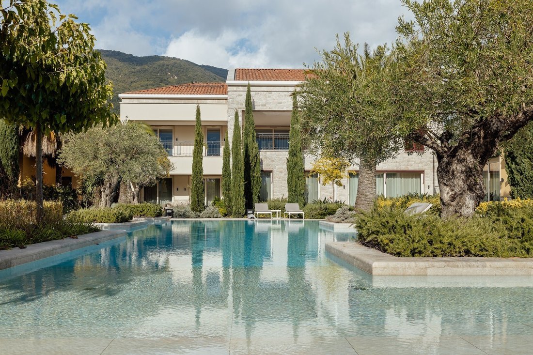Villa in Kumbor, Herceg Novi Municipality, Montenegro 1 - 16369718