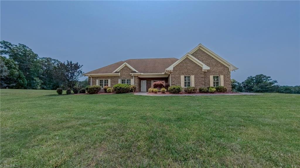 House in Eden, North Carolina, United States 1 - 16371096