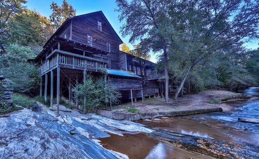 House in Elkin, North Carolina, United States 1
