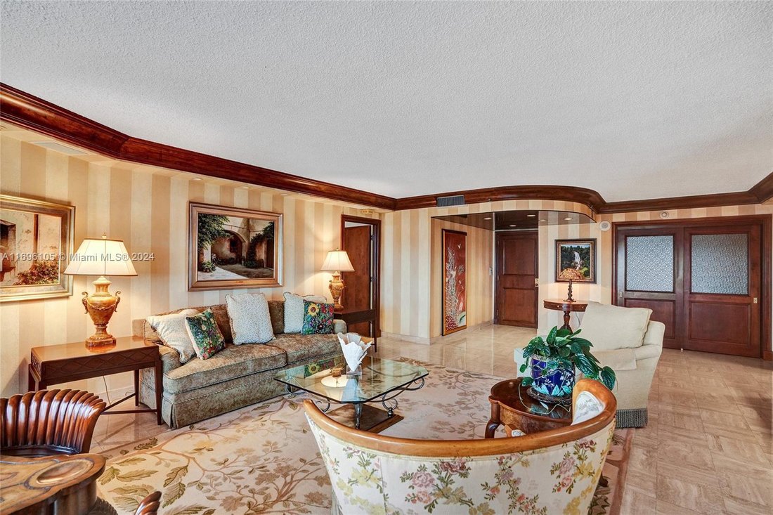 Condo in Miami, Florida, United States 1 - 16366892