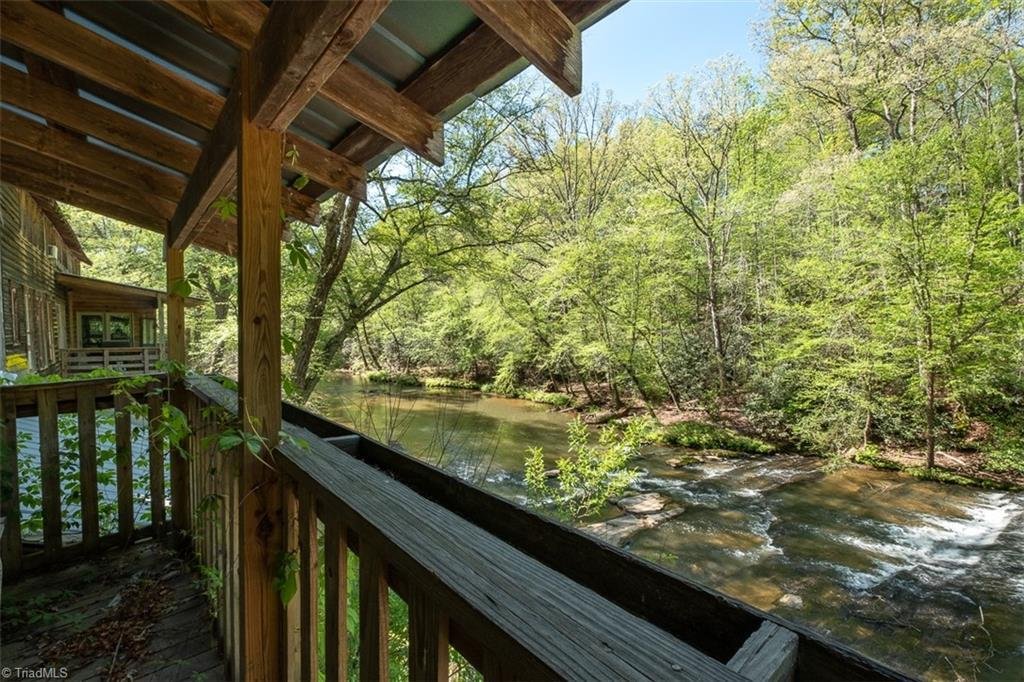 House in Elkin, North Carolina, United States 4 - 16370999