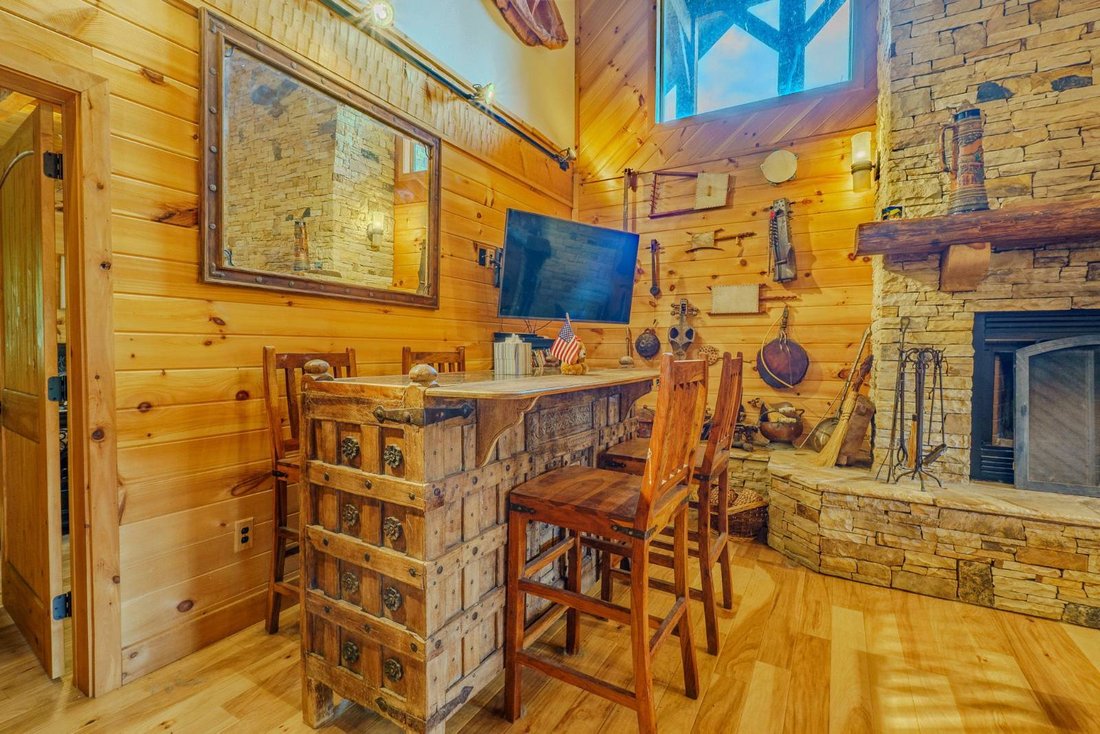 Hartford, Tennessee, United States 5 - 16367783