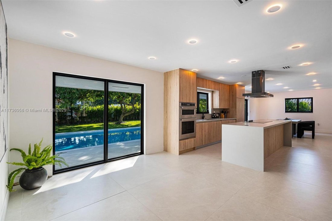 House in Miami, Florida, United States 5 - 16367268