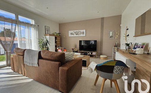 Castle for Sale in Challans, Pays de la Loire, France