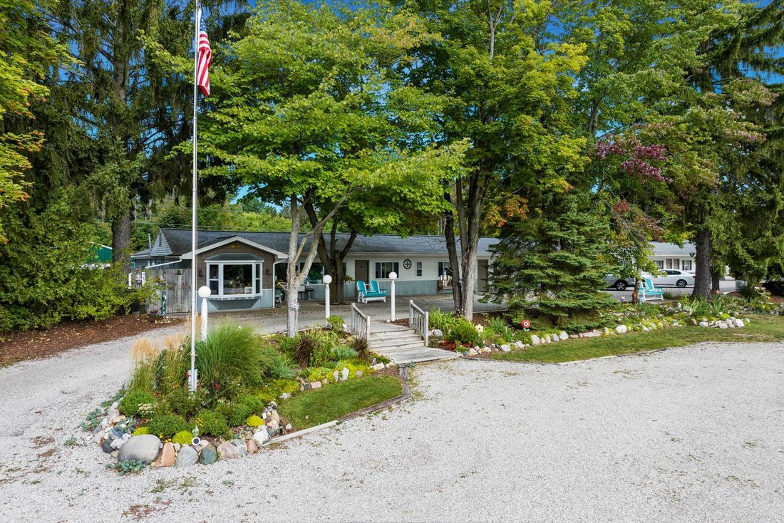 Farm Ranch in Eastport, Michigan, United States 1 - 16367232
