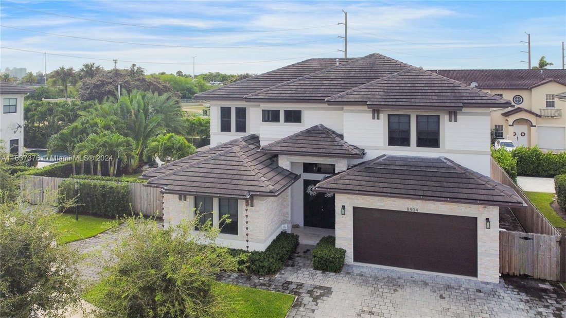 House in Miami, Florida, United States 2 - 16366429