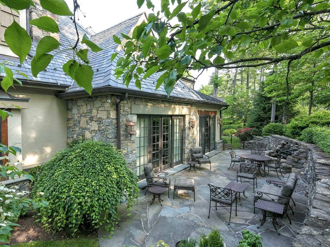 House in White Sulphur Springs, West Virginia, United States 2 - 16367190
