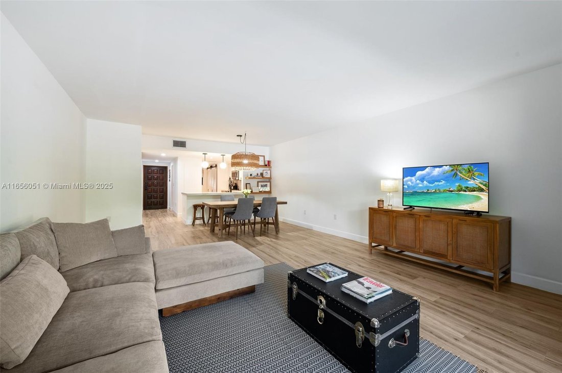 Townhouse in Coral Gables, Florida, United States 3 - 16367845