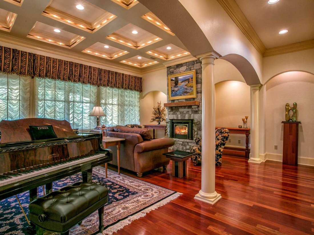 House in White Sulphur Springs, West Virginia, United States 3 - 16366200