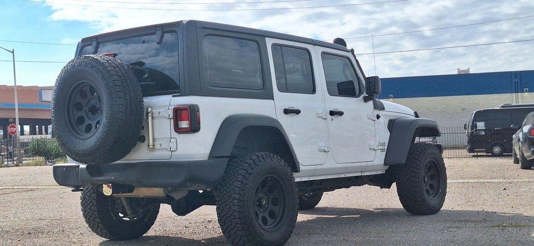 Suv in Albuquerque, NM, United States 4 - 16382144