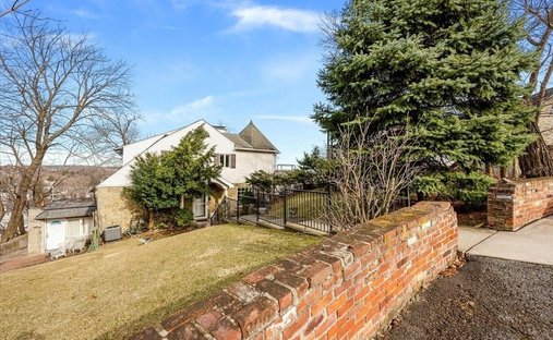 House in New York, New York, United States 1