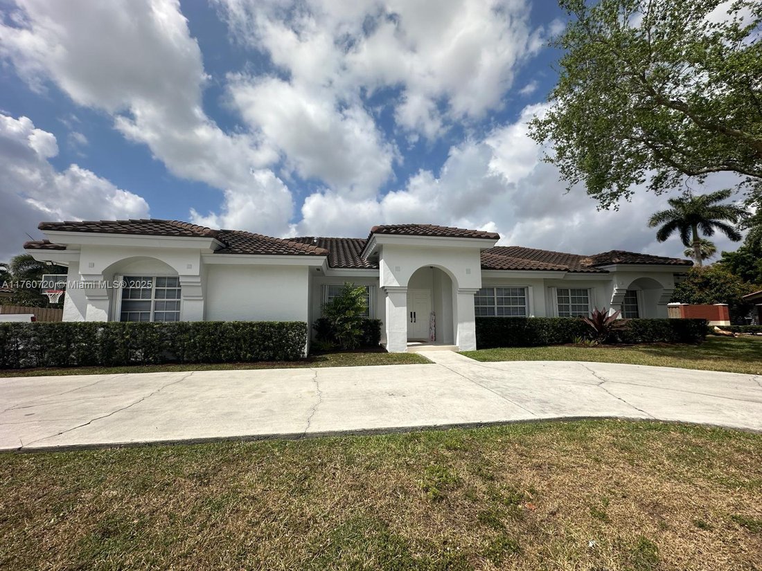 House in Miami, Florida, United States 1 - 16367813