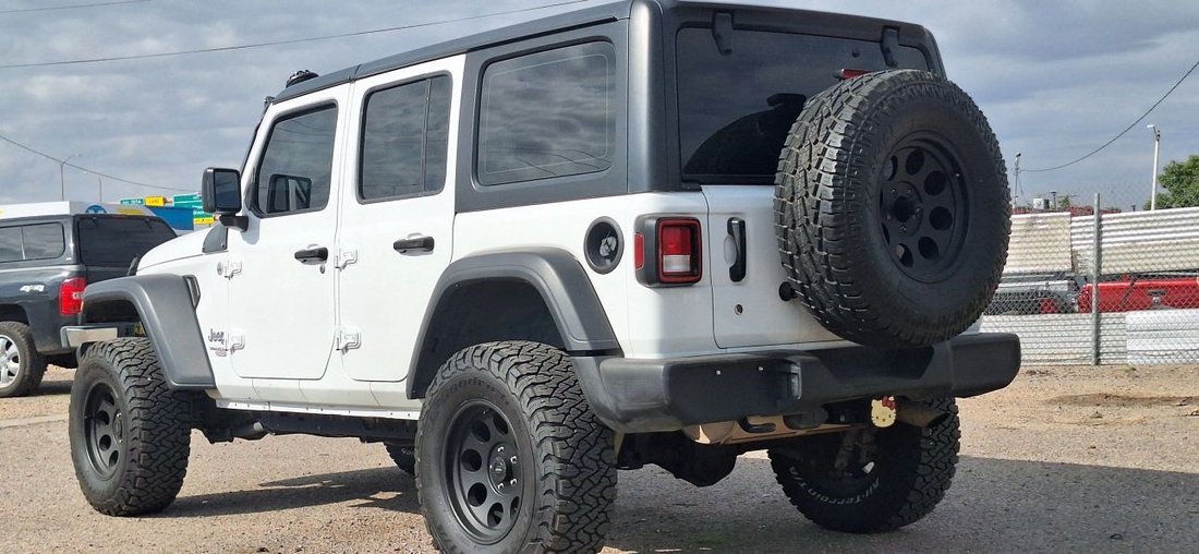 Suv in Albuquerque, NM, United States 5 - 16382144