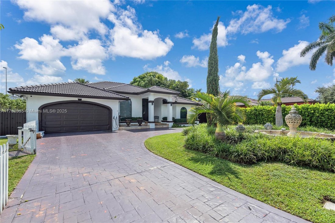 House in Miami, Florida, United States 2 - 16367934