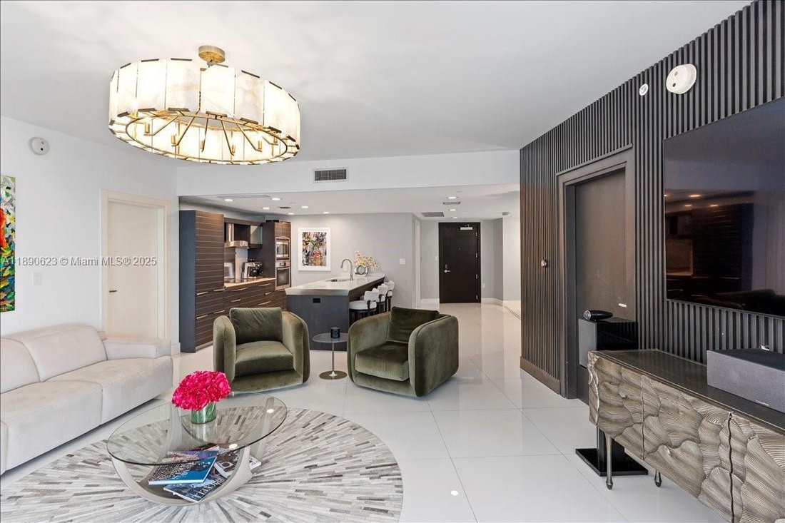Condo in Miami, Florida, United States 4 - 16381501