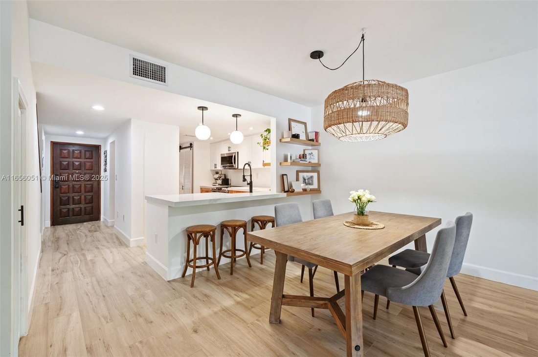 Townhouse in Coral Gables, Florida, United States 4 - 16367845