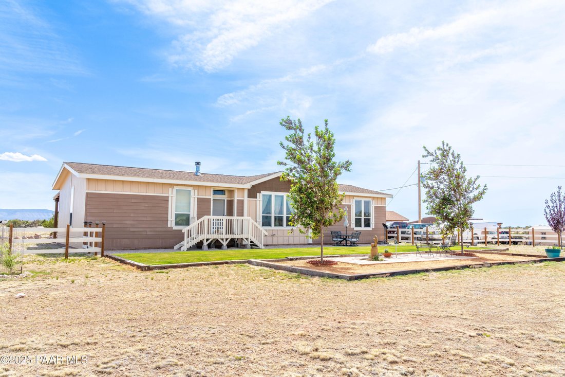 Seligman, Arizona, United States 1 - 16371417