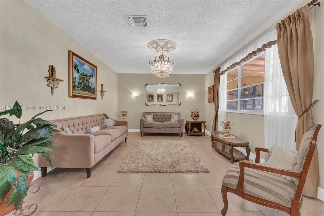 House in Miami, Florida, United States 5 - 16367904