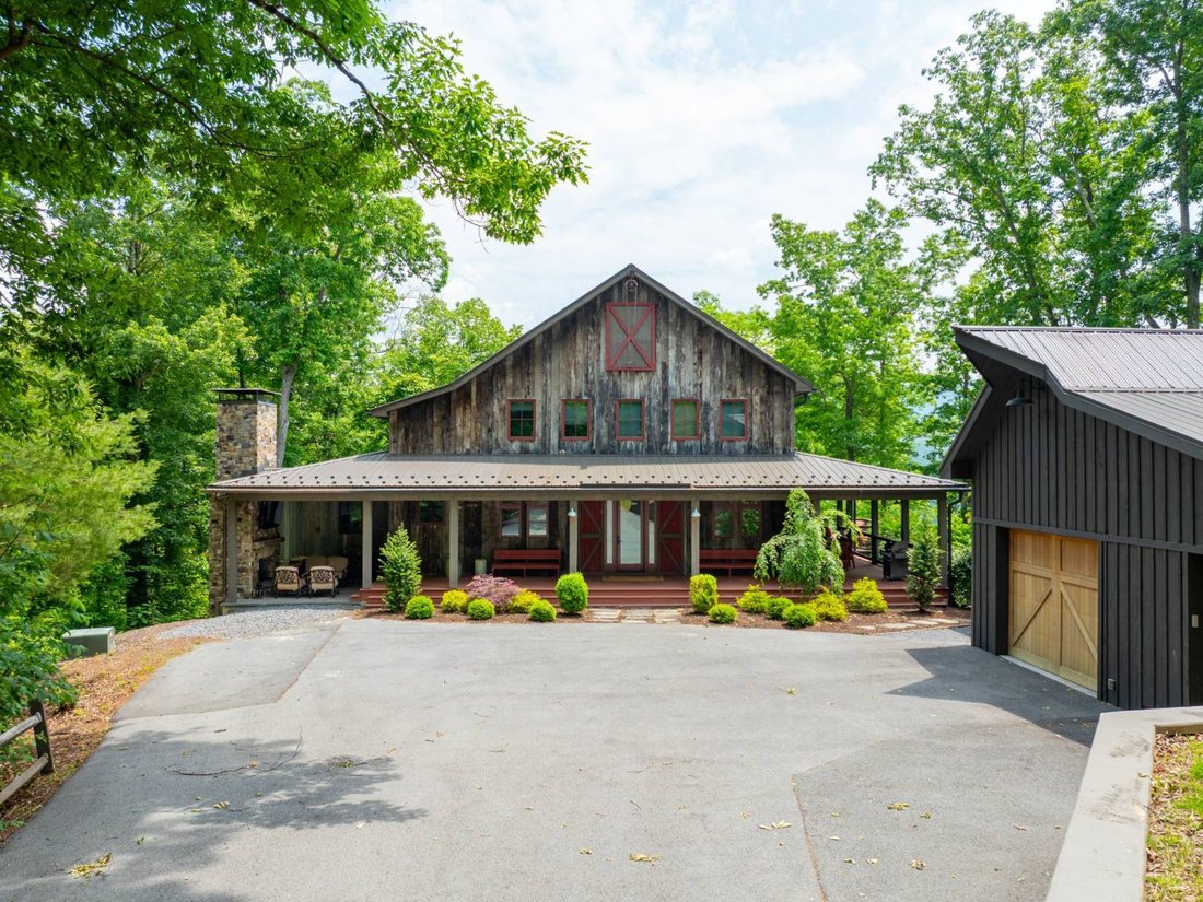 House in White Sulphur Springs, West Virginia, United States 2 - 16366835