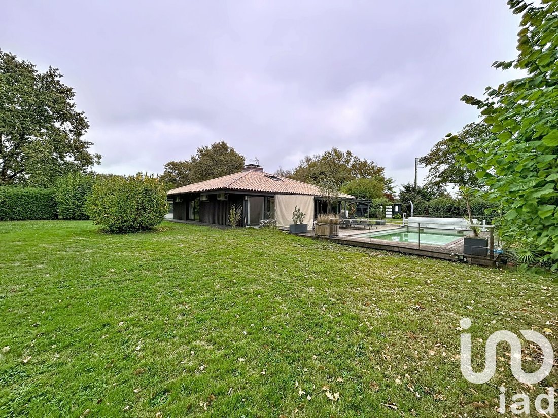 House in Carignan-de-Bordeaux, Nouvelle-Aquitaine, France 4 - 16370238