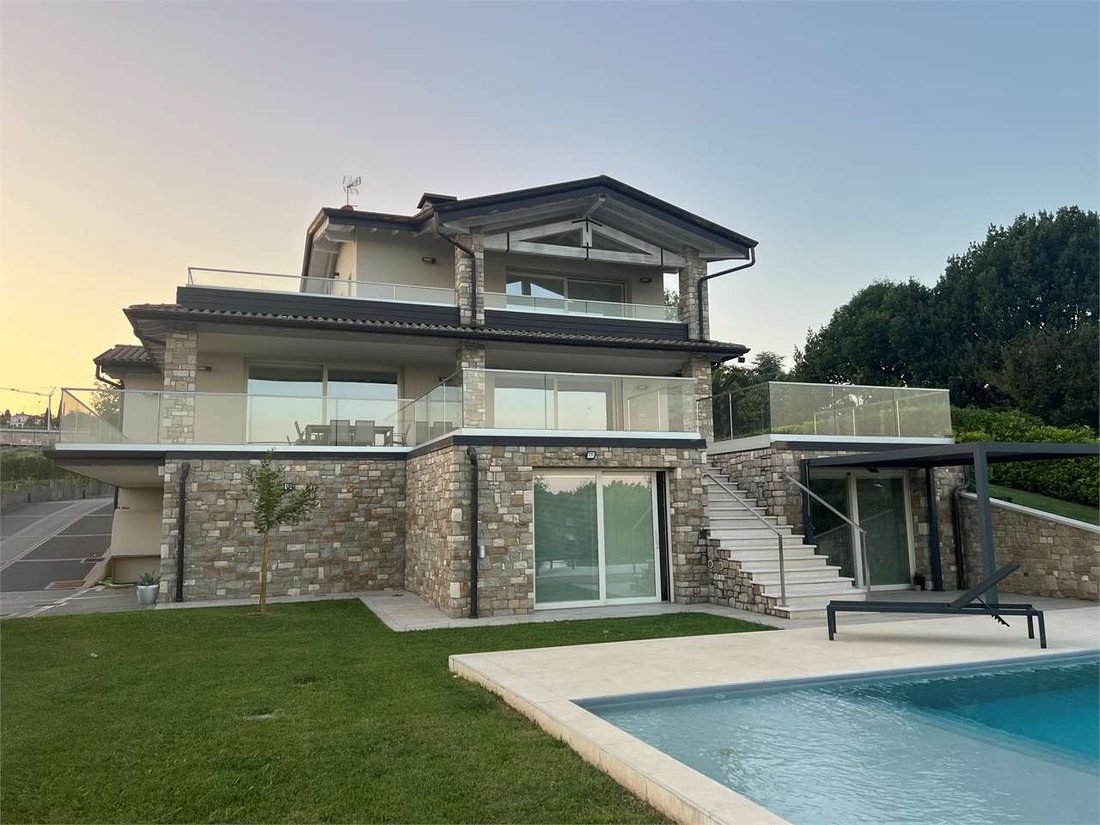 Villa in Moniga del Garda, Lombardy, Italy 2 - 16372100