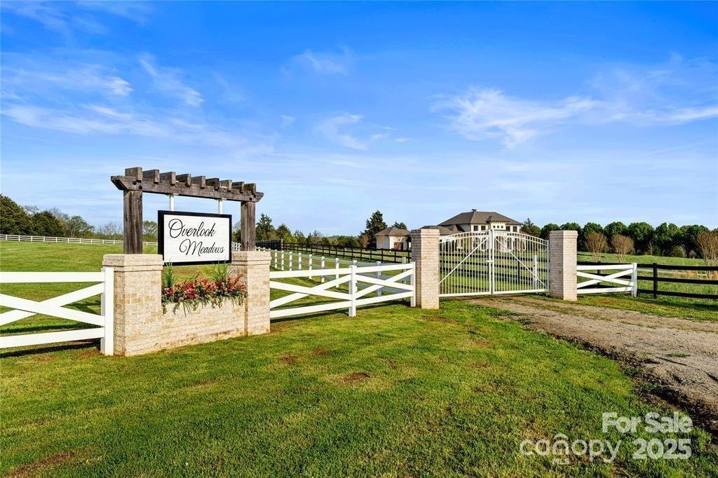 Land in Mooresville, North Carolina, United States 1 - 16381465