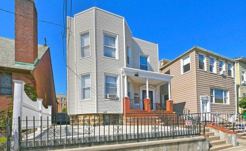 House in New York, New York, United States 1