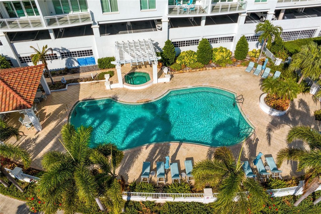 Condo in St. Petersburg, Florida, United States 5 - 16367905