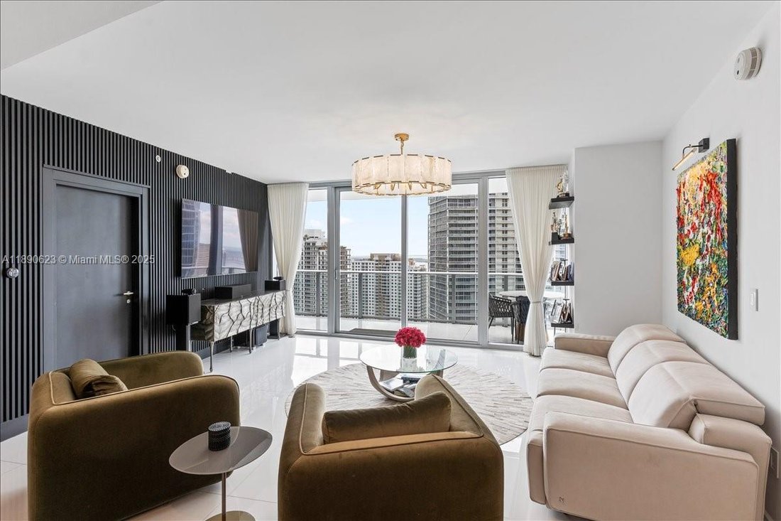 Condo in Miami, Florida, United States 1 - 16381501