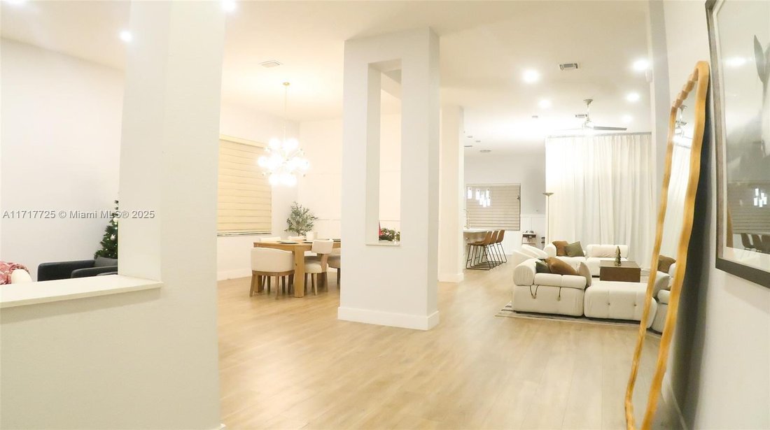 House in Weston, Florida, United States 4 - 16366857